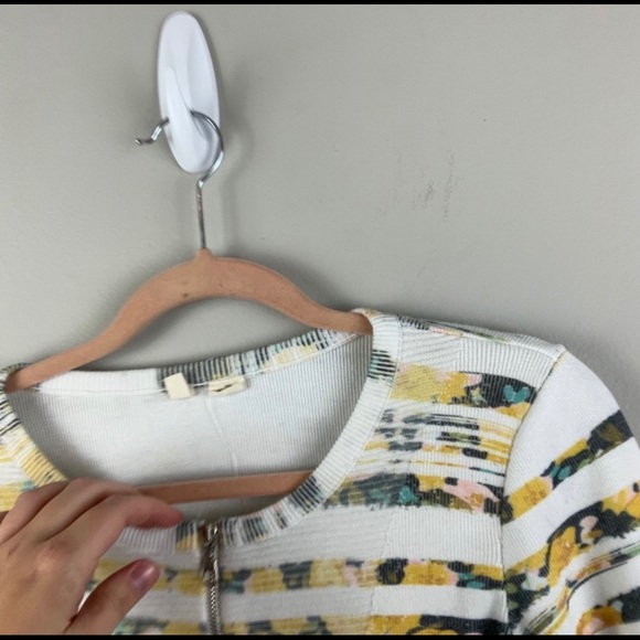 Moth Anthropologie Zip Up Floral Jacket - Picture 4 of 8